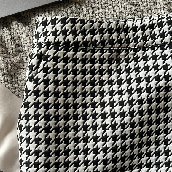 Forever 21 Black and White Mini Skirt - Picture 2 of 2